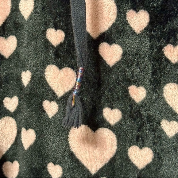 WILDFOX Oversized Plush Heart Print Long Sleeve Hooded Lounger - Picture 6 of 10